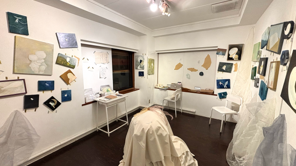 ゴーストと街中の灯台