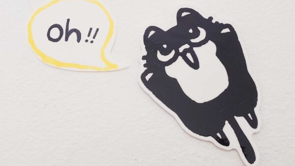 じゆうでまるいタキシードねこ