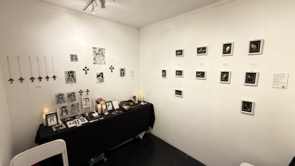 ひそむ、ひかる